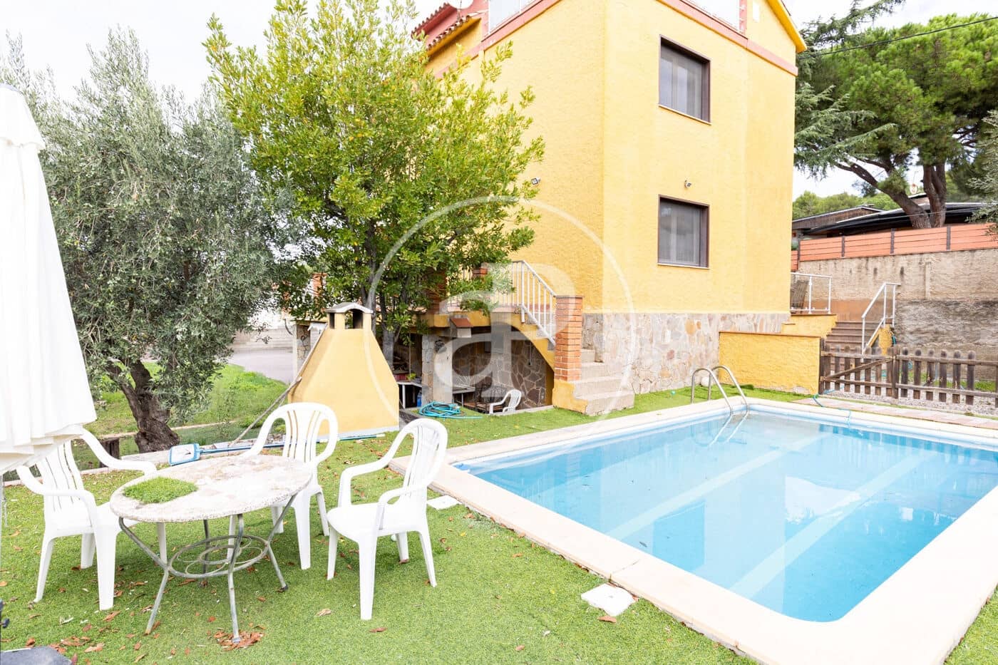4 sypialnia Willa na sprzedaż w Castellar del Valles z basenem garażem - 565 000 € (Ref: 10148800)