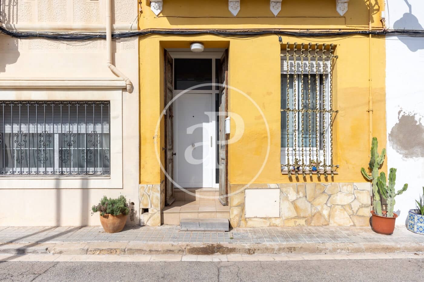 2 bedroom Villa for sale in Montgat - € 510,000 (Ref: 10148801)