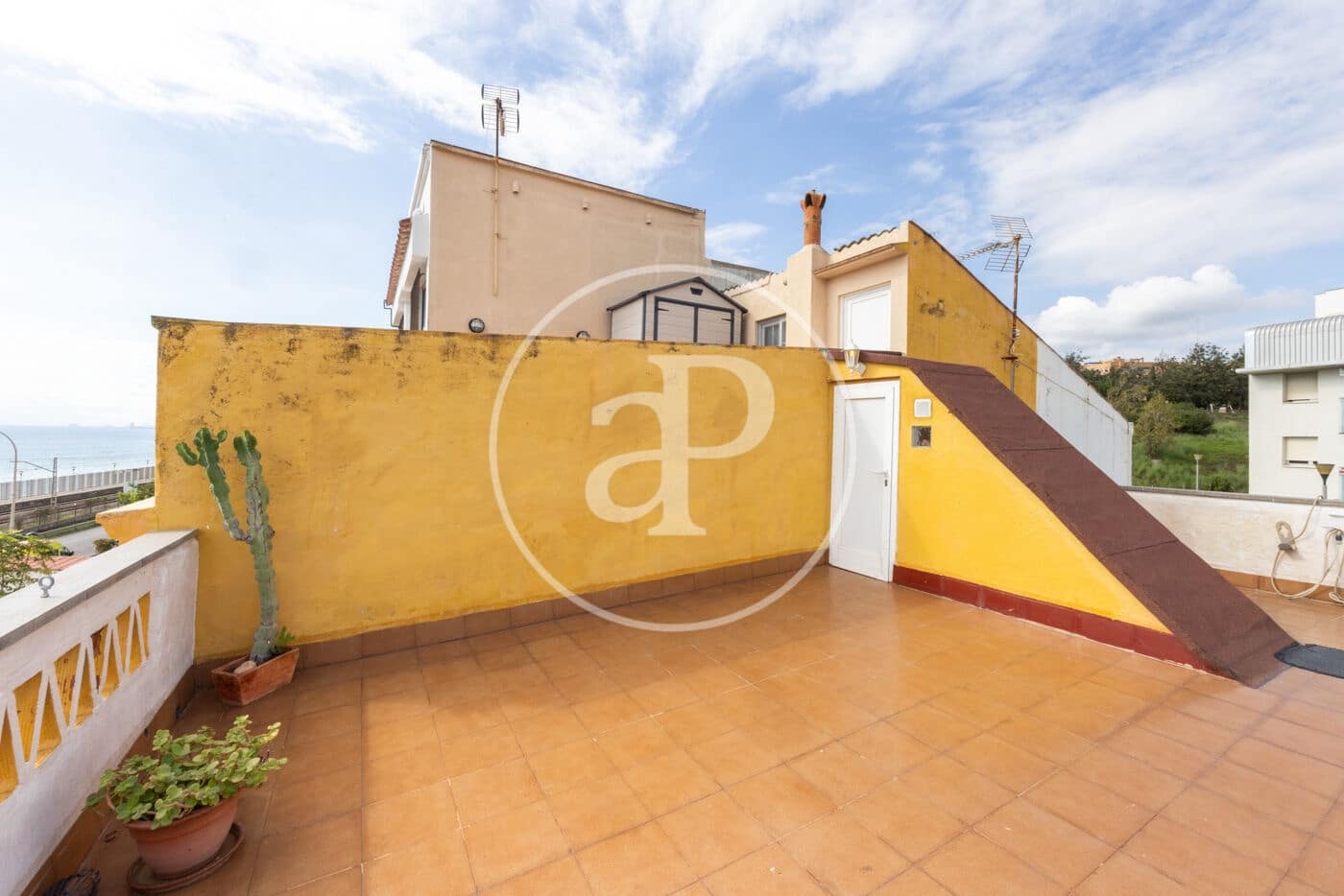 2 bedroom Villa for sale in Montgat - € 510,000 (Ref: 10148801)