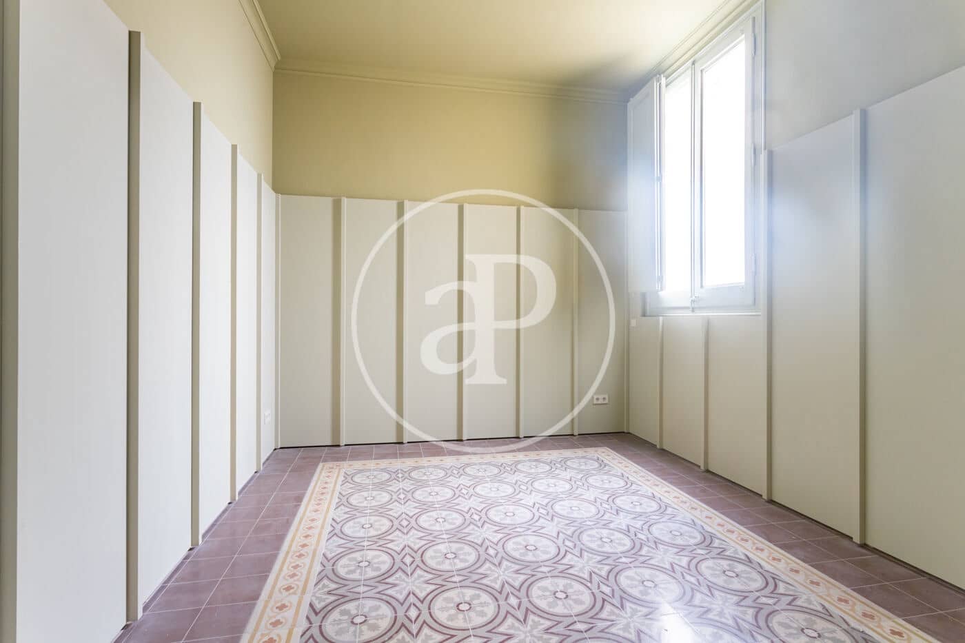 4 quarto Apartamento para arrendar em Barcelona cidade - 4 700 € (Ref: 10155237)
