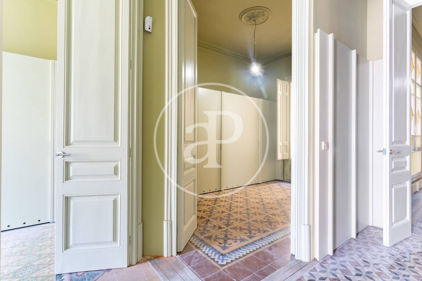 4 quarto Apartamento para arrendar em Barcelona cidade - 4 700 € (Ref: 10155237)