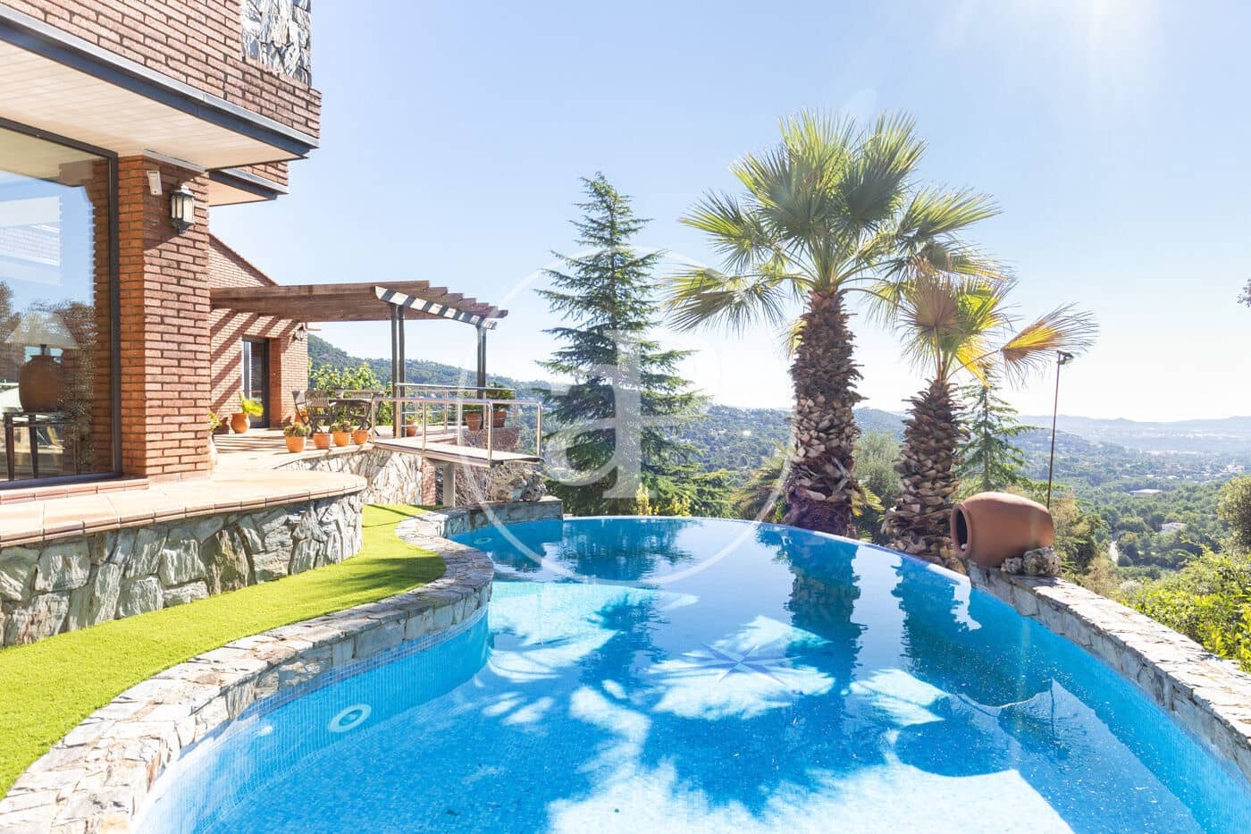 4 bedroom Villa for sale in Matadepera with pool garage - € 1,150,000 (Ref: 10157690)