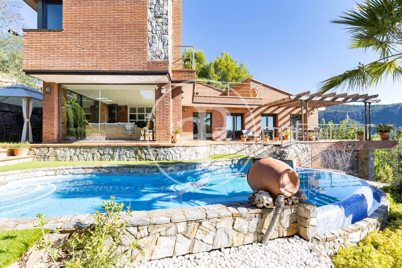 4 bedroom Villa for sale in Matadepera with pool garage - € 1,150,000 (Ref: 10157690)