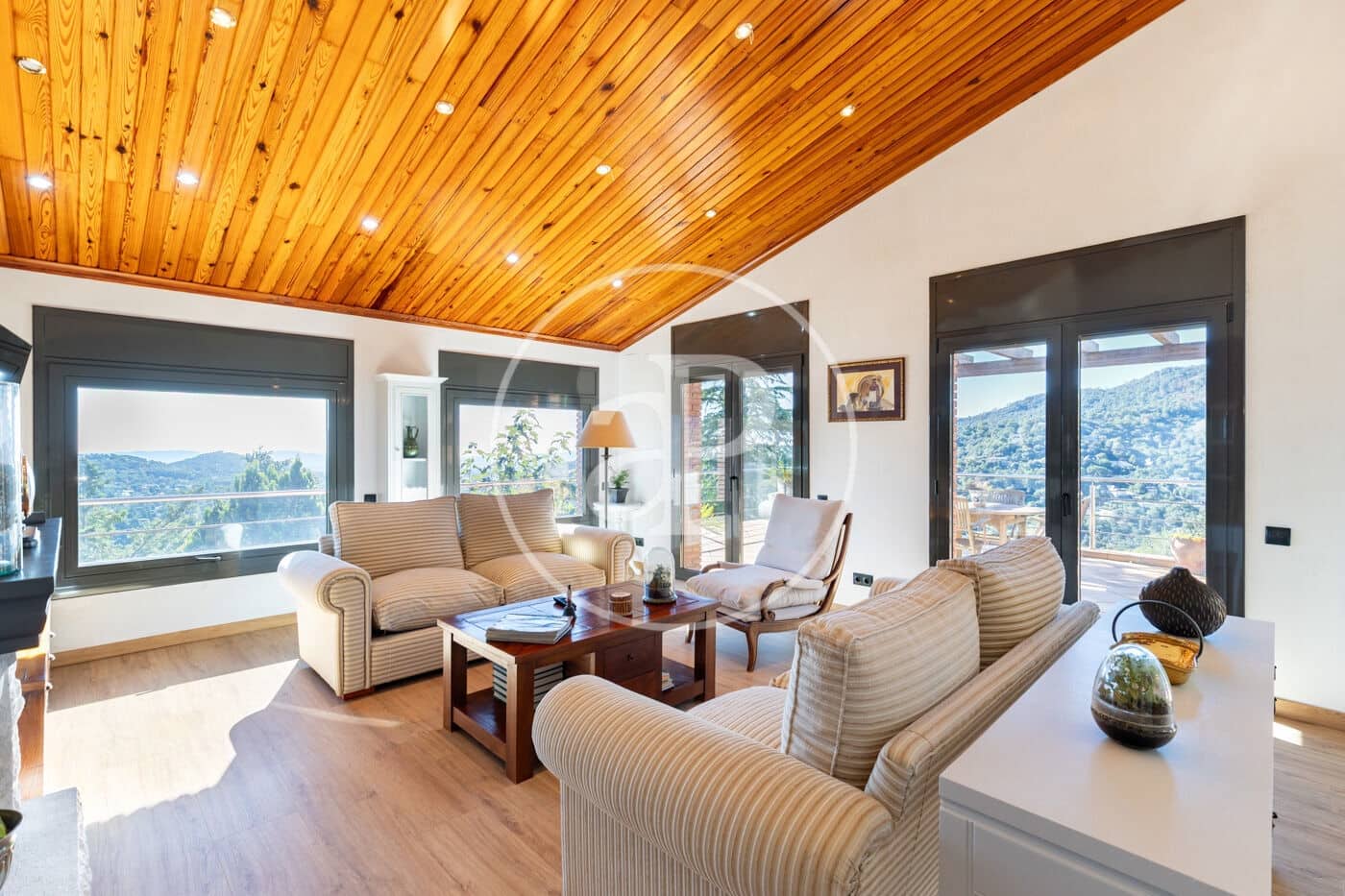 4 bedroom Villa for sale in Matadepera with pool garage - € 1,150,000 (Ref: 10157690)