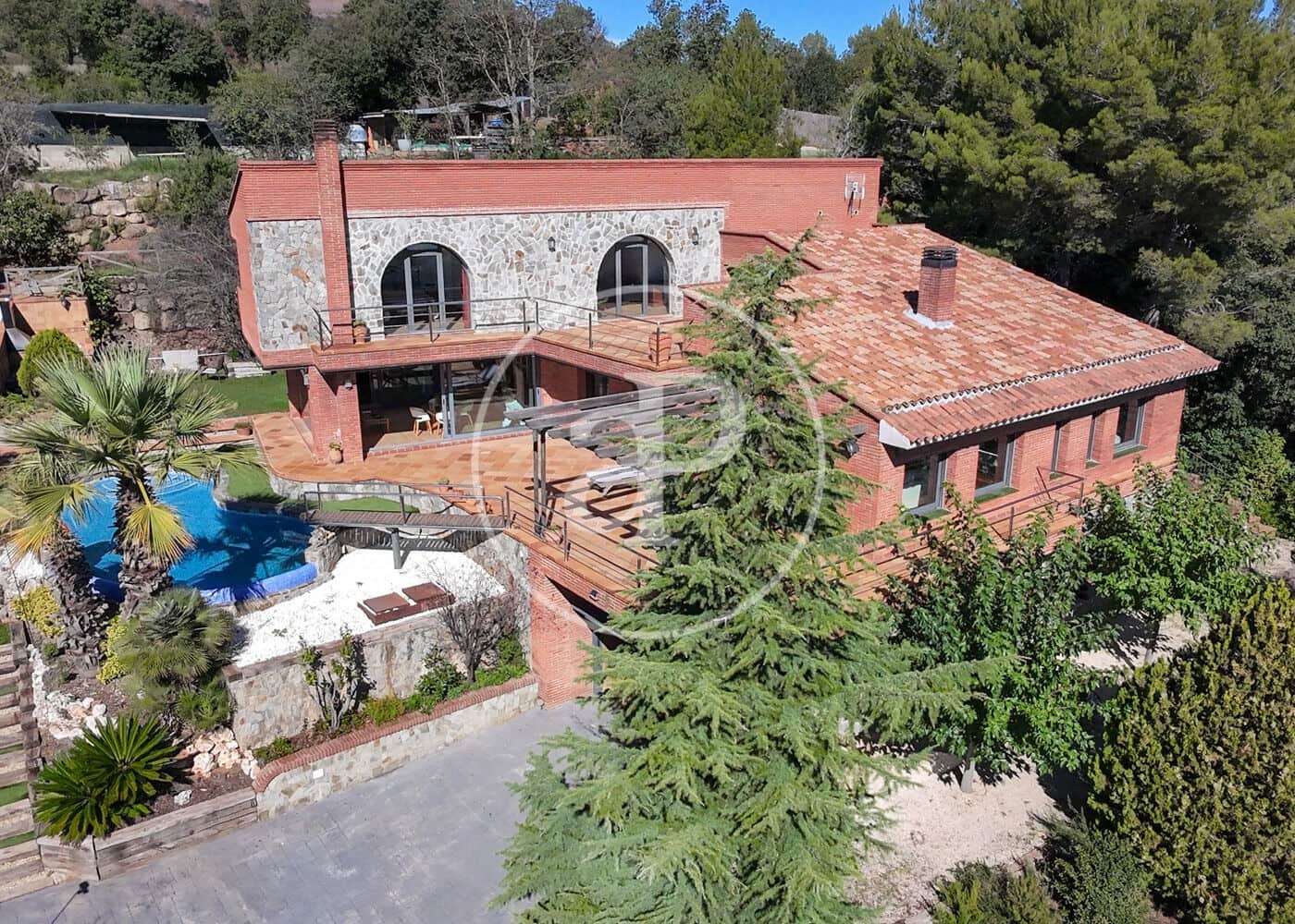 4 bedroom Villa for sale in Matadepera with pool garage - € 1,150,000 (Ref: 10157690)