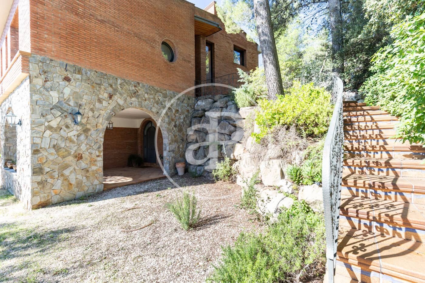 4 bedroom Villa for sale in Matadepera with pool garage - € 1,150,000 (Ref: 10157690)