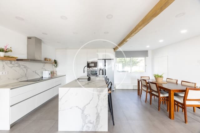 5 soverom Villa til salgs i Caldes d'Estrac med svømmebasseng garasje - € 860 000 (Ref: 10161475)