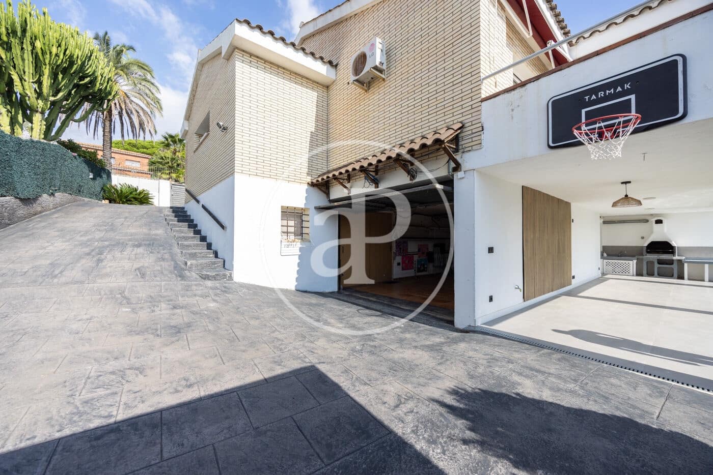 5 bedroom Villa for sale in Caldes d'Estrac with pool garage - € 860,000 (Ref: 10161475)