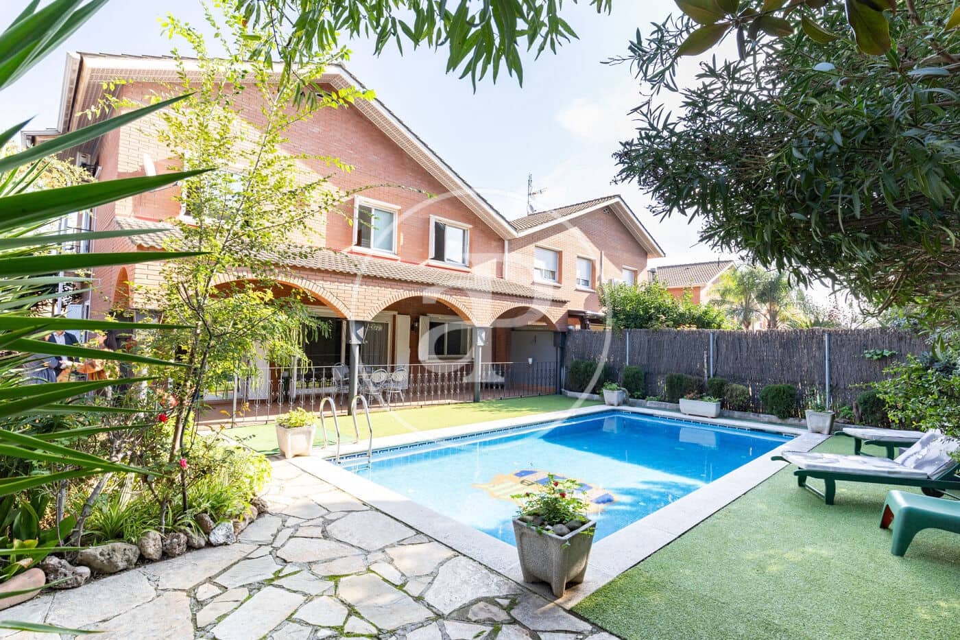5 bedroom Villa for sale in Cerdanyola del Valles with pool garage - € 920,000 (Ref: 10164936)