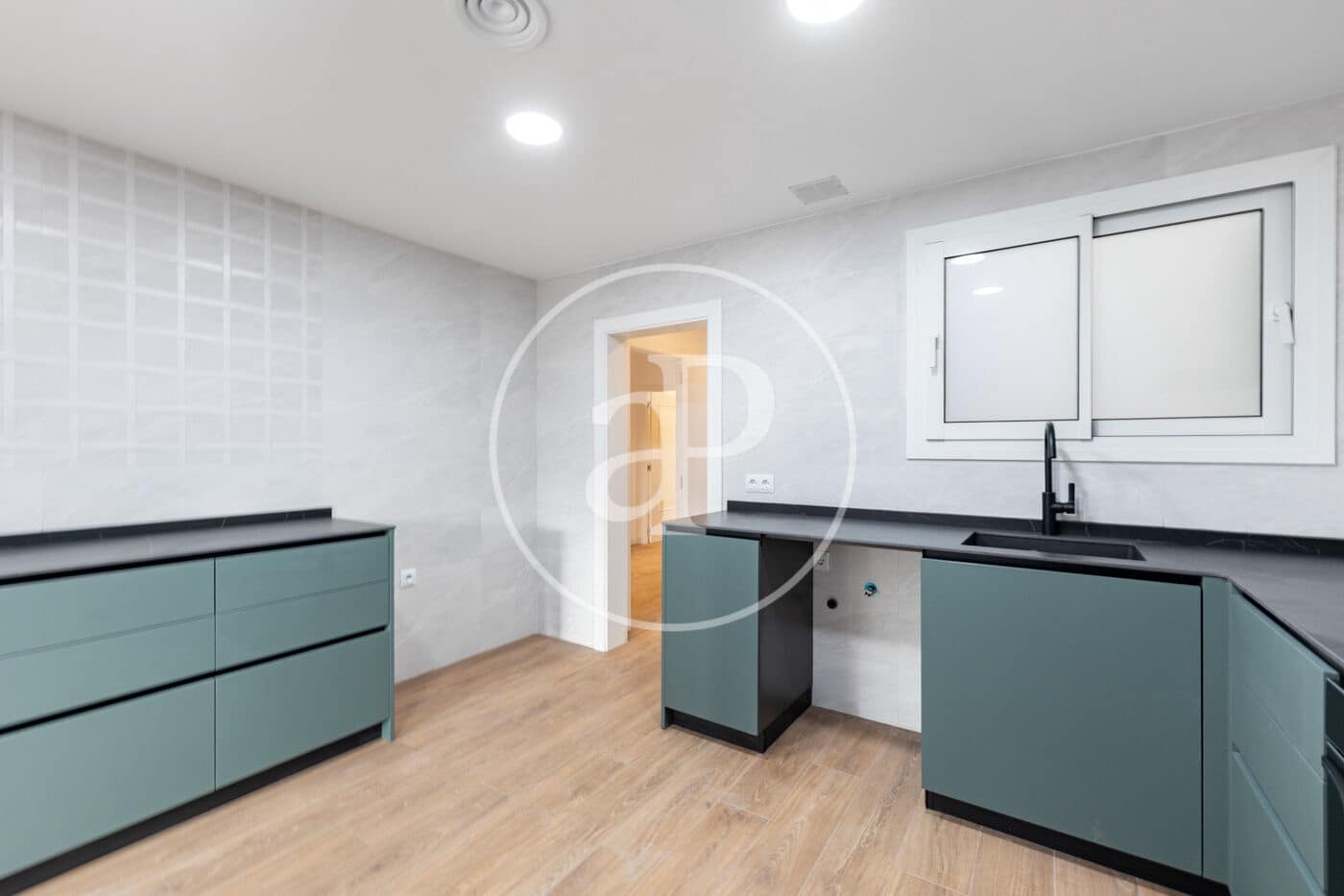 4 sovrum Lägenhet att hyra i Barcelona stad - 3 300 € (Ref: 10166610)
