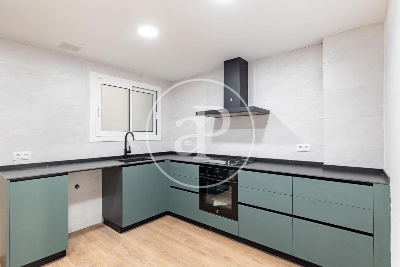 4 sovrum Lägenhet att hyra i Barcelona stad - 3 300 € (Ref: 10166610)