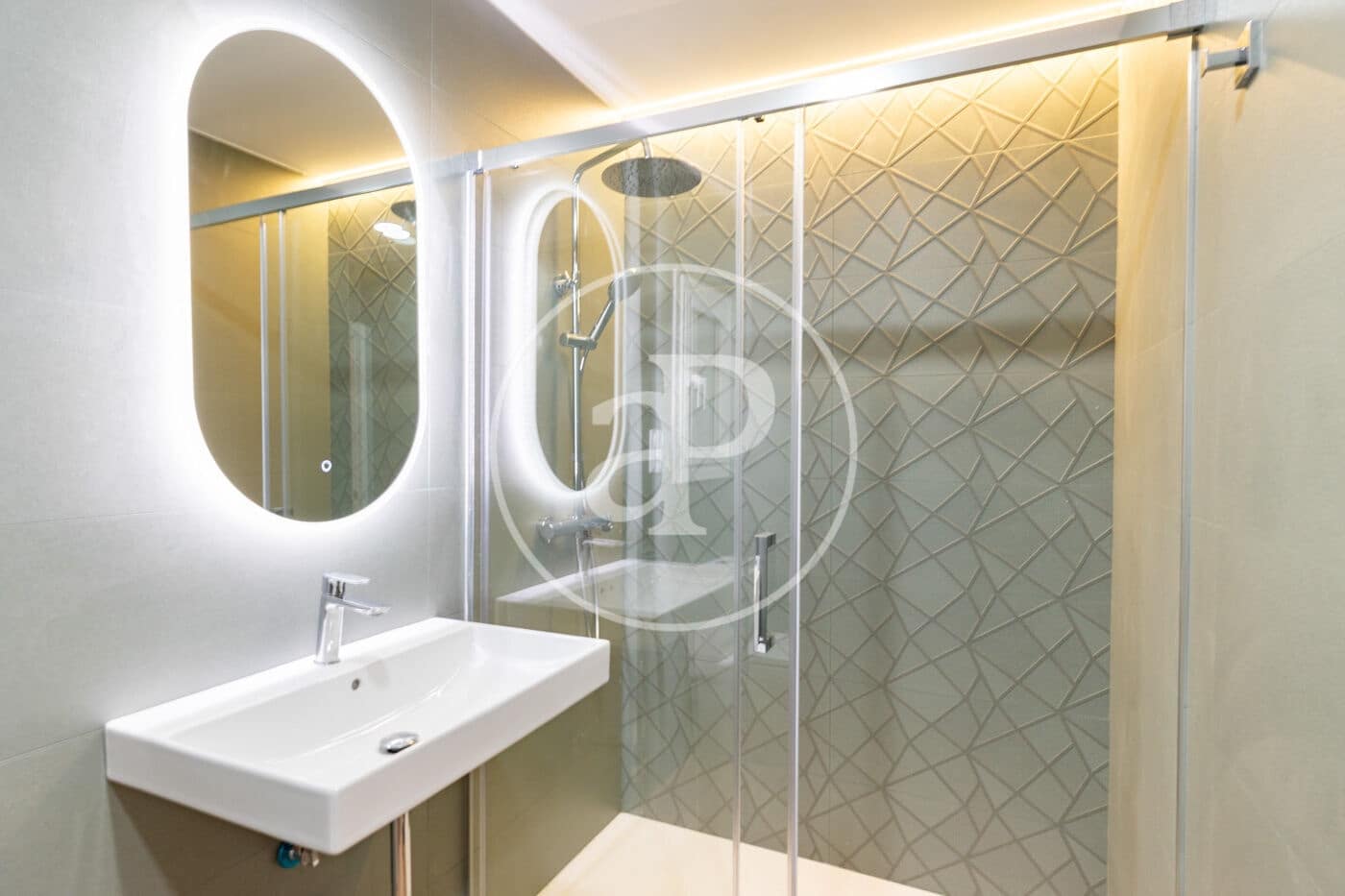 4 sovrum Lägenhet att hyra i Barcelona stad - 3 300 € (Ref: 10166610)