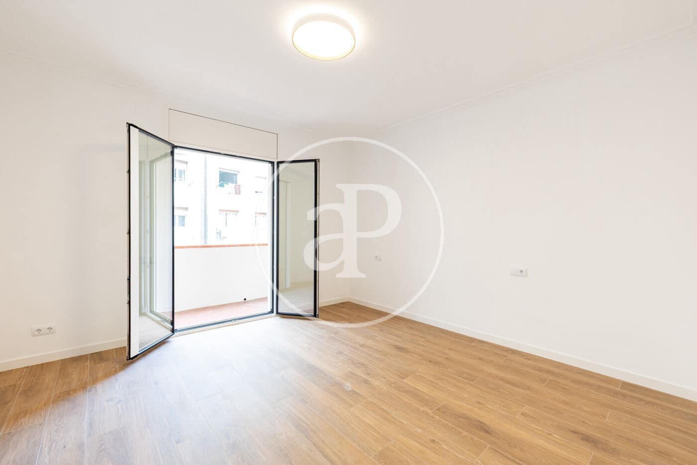 4 sovrum Lägenhet att hyra i Barcelona stad - 3 300 € (Ref: 10166610)
