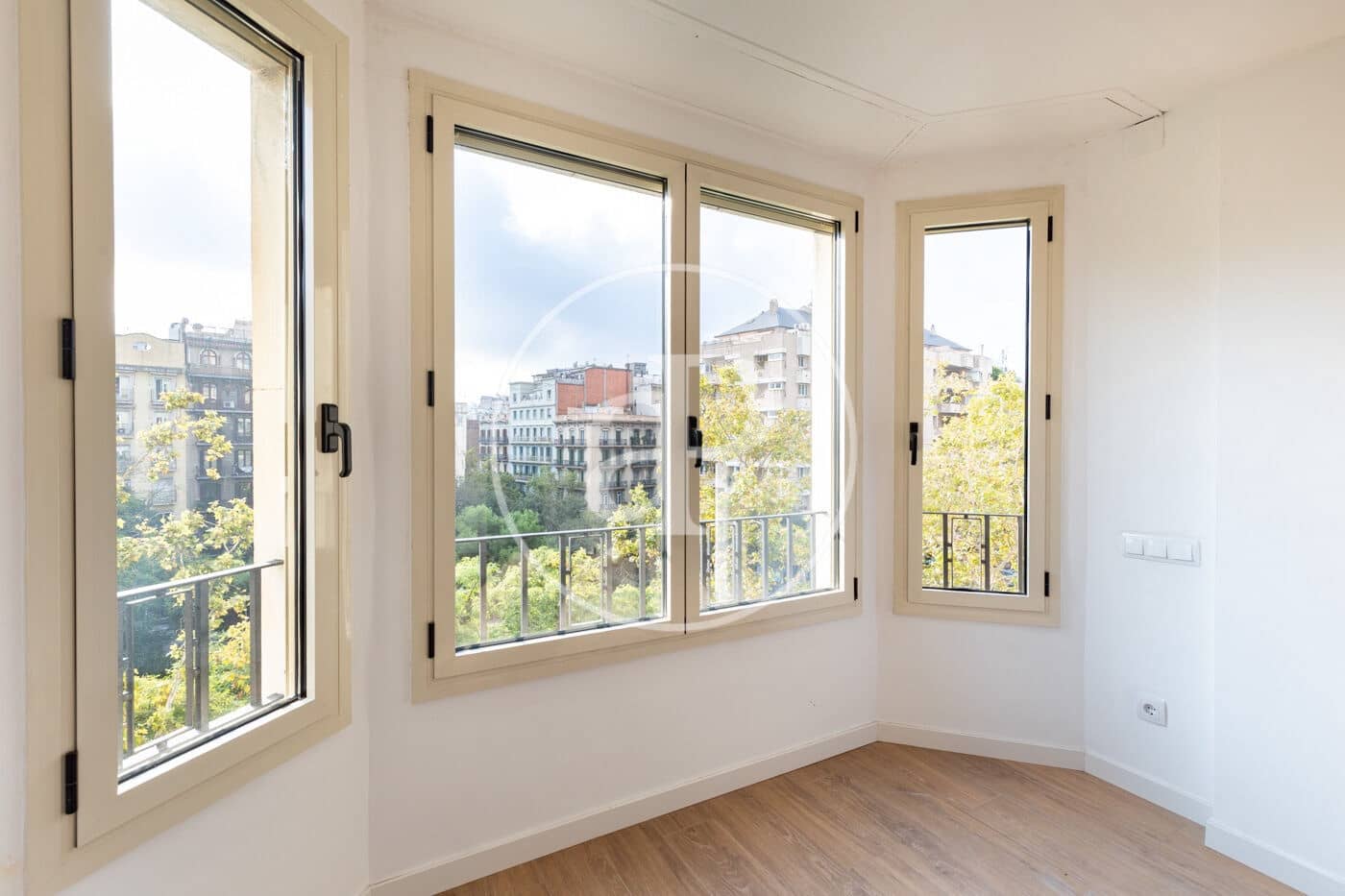 4 sovrum Lägenhet att hyra i Barcelona stad - 3 300 € (Ref: 10166610)