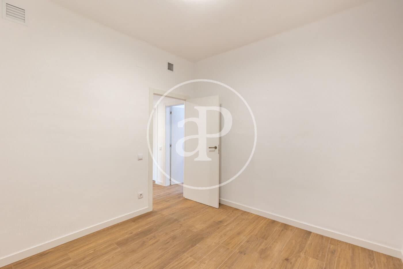 4 sovrum Lägenhet att hyra i Barcelona stad - 3 300 € (Ref: 10166610)