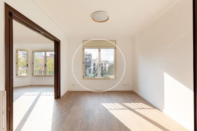 4 soverom Leilighet til leie i L'Antiga Esquerra de L'Eixample, Barcelona by - € 3 300 (Ref: 10166610)