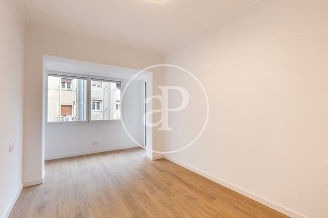 4 soverom Leilighet til leie i L'Antiga Esquerra de L'Eixample, Barcelona by - € 3 300 (Ref: 10166610)