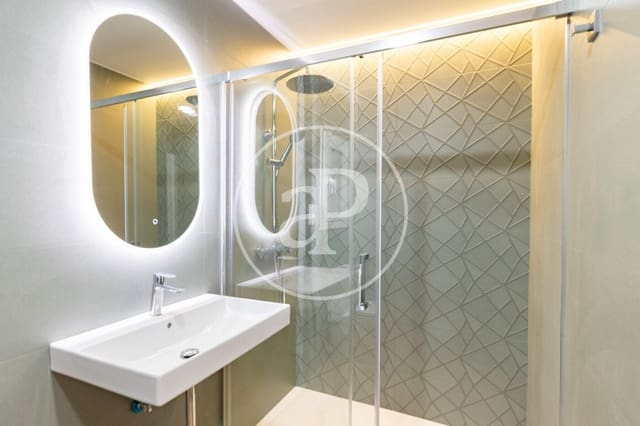 4 soverom Leilighet til leie i L'Antiga Esquerra de L'Eixample, Barcelona by - € 3 300 (Ref: 10166610)