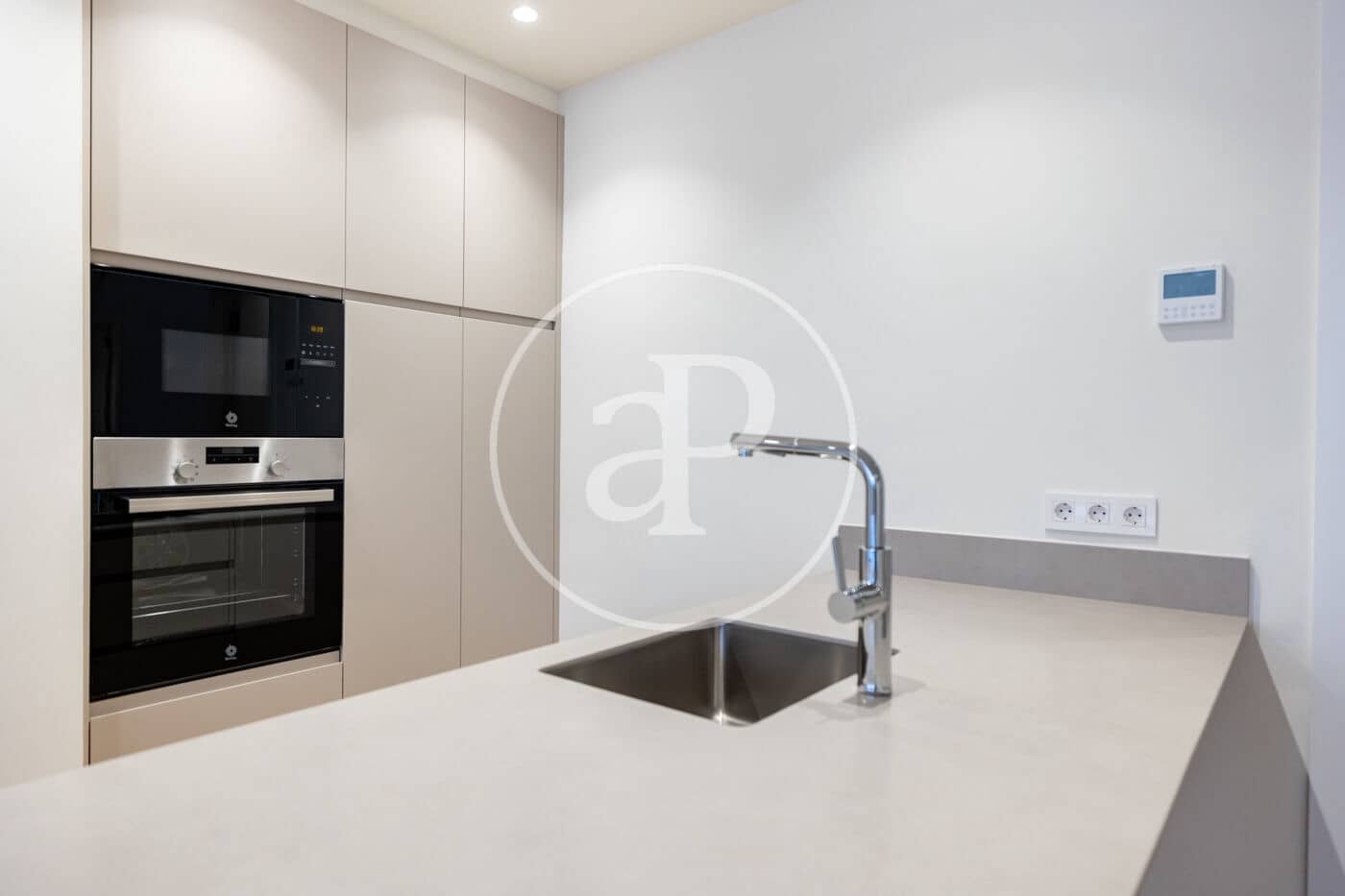 3 soveværelse Lejlighed til salg i Barcelona by - € 725.000 (Ref: 10168453)
