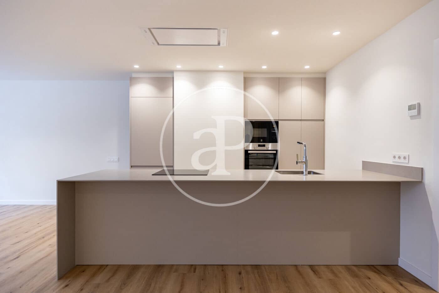 3 soveværelse Lejlighed til salg i Barcelona by - € 725.000 (Ref: 10168453)