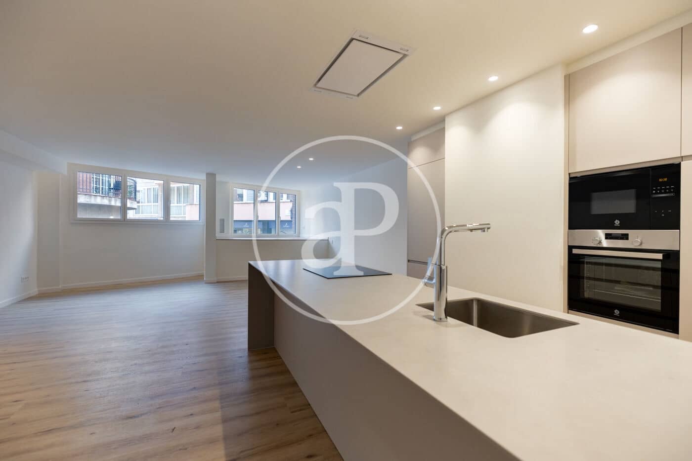 3 soveværelse Lejlighed til salg i Barcelona by - € 725.000 (Ref: 10168453)