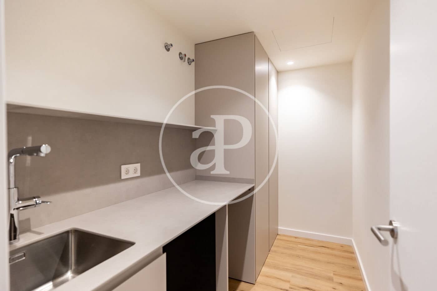 3 soveværelse Lejlighed til salg i Barcelona by - € 725.000 (Ref: 10168453)