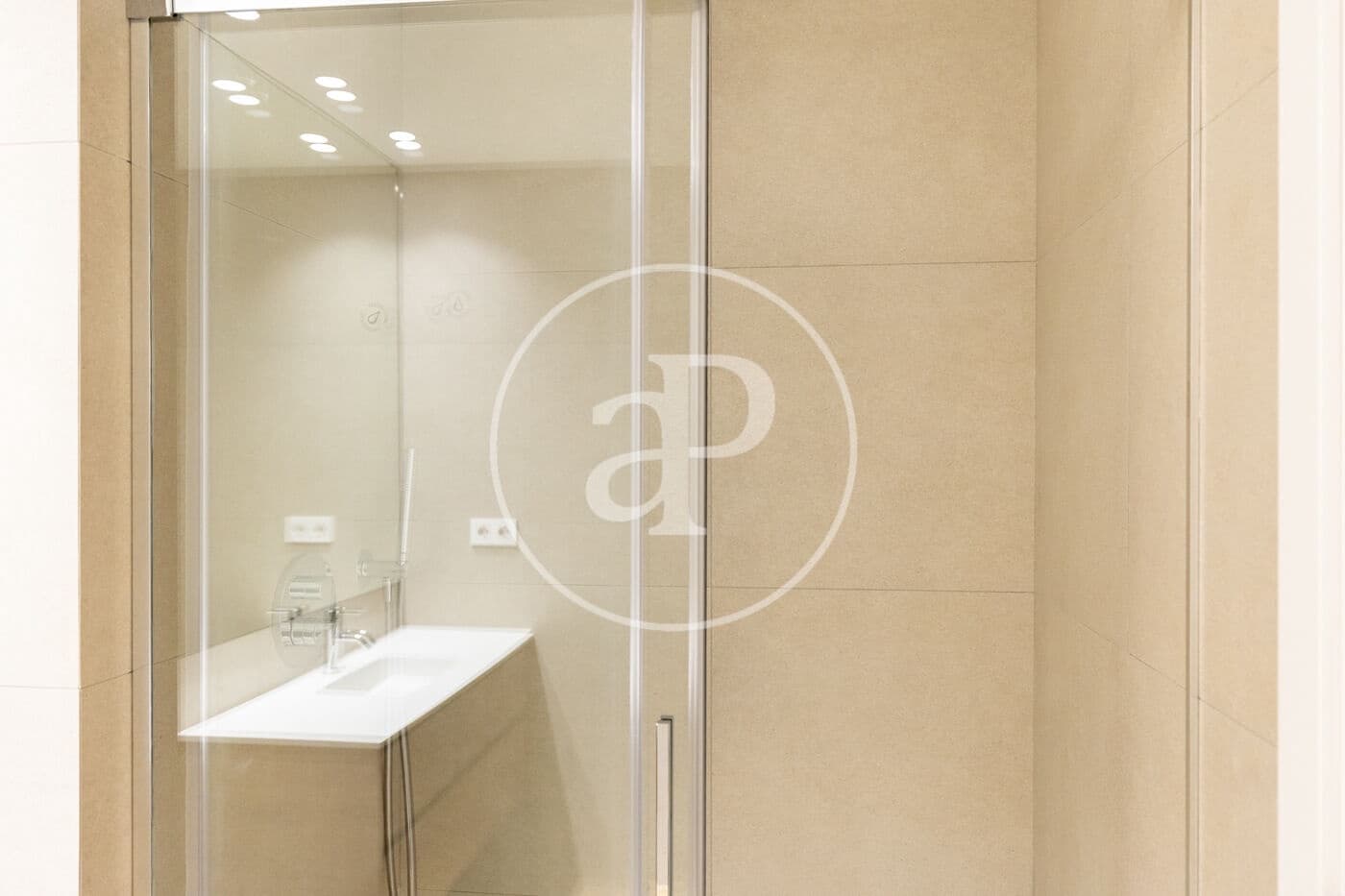 3 soveværelse Lejlighed til salg i Barcelona by - € 725.000 (Ref: 10168453)