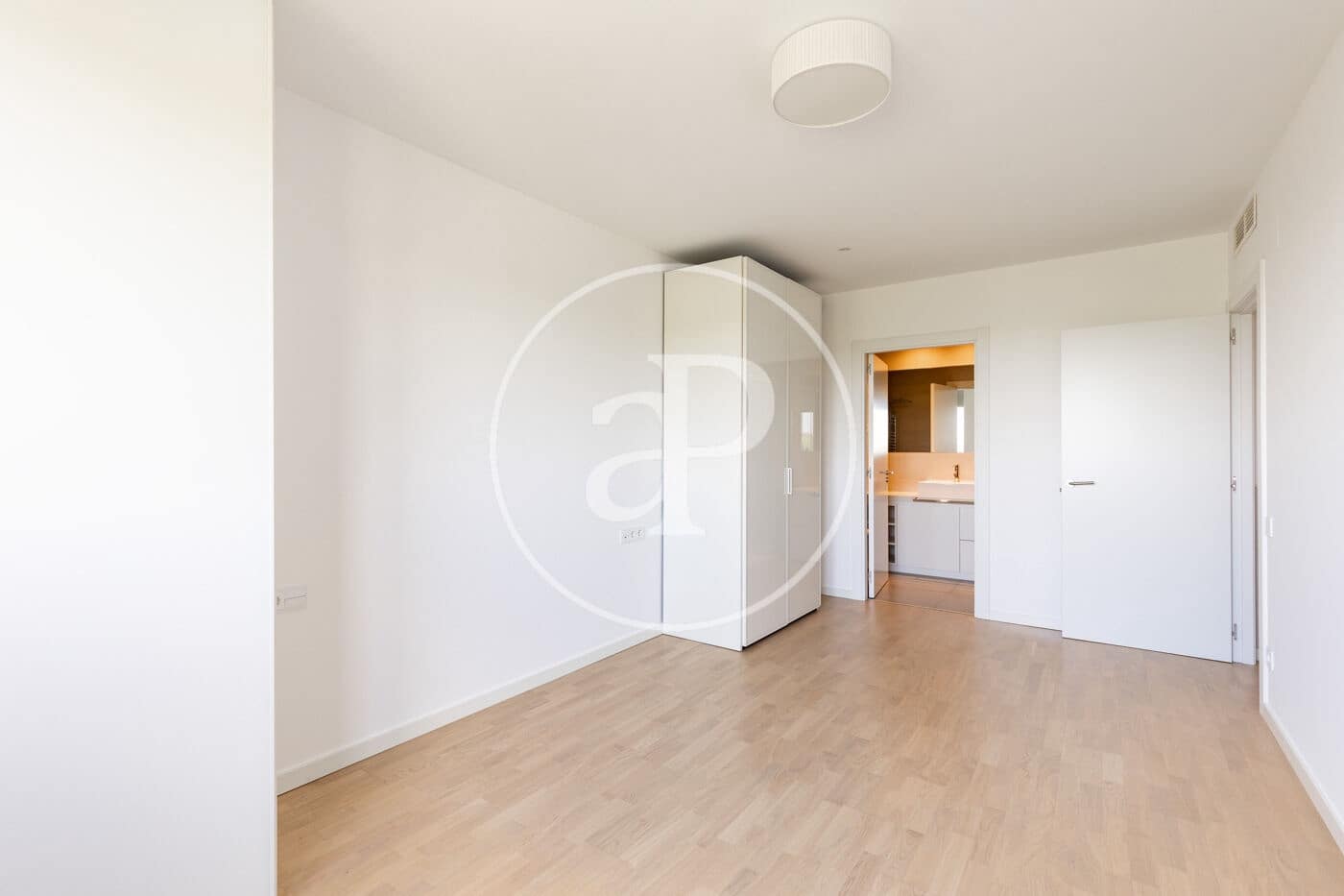 4 slaapkamer Appartement te huur in Sant Cugat del Valles met zwembad - € 2.910 (Ref: 10173803)
