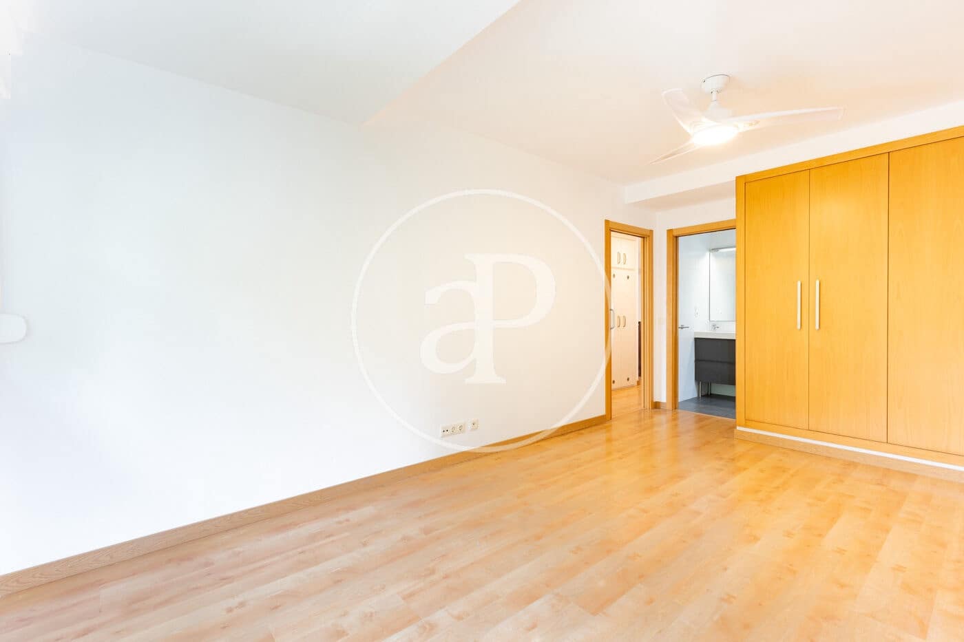 4 soverom Villa til salgs i Mira-Sol med svømmebasseng garasje - € 1 090 000 (Ref: 10173805)
