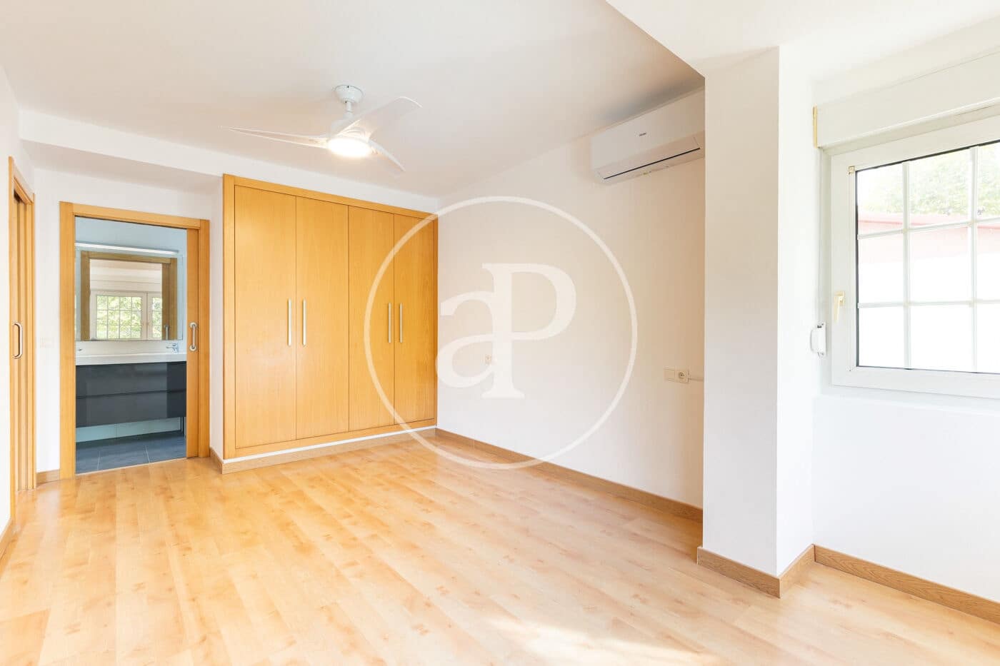 4 soverom Villa til salgs i Mira-Sol med svømmebasseng garasje - € 1 090 000 (Ref: 10173805)