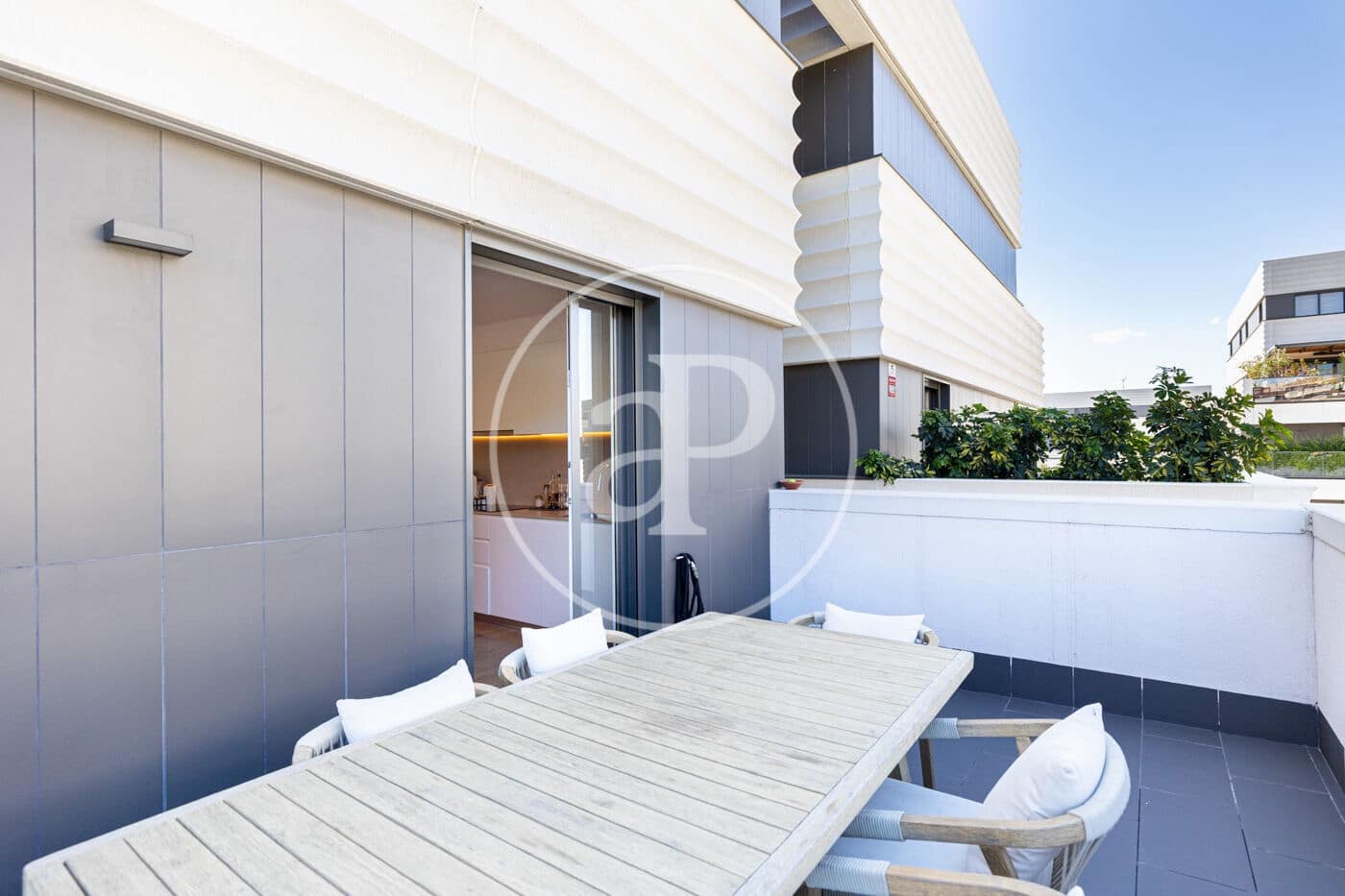 3 sypialnia Apartament na sprzedaż w Esplugues de Llobregat z basenem garażem - 1 300 000 € (Ref: 10173806)