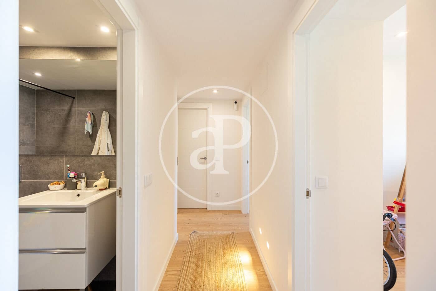 3 sypialnia Apartament na sprzedaż w Esplugues de Llobregat z basenem garażem - 1 300 000 € (Ref: 10173806)