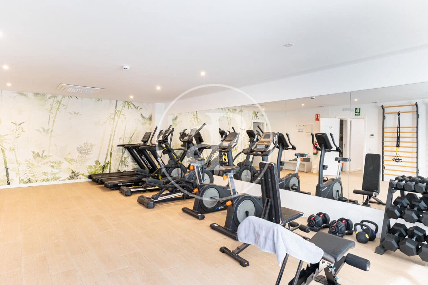 3 sypialnia Apartament na sprzedaż w Esplugues de Llobregat z basenem garażem - 1 300 000 € (Ref: 10173806)