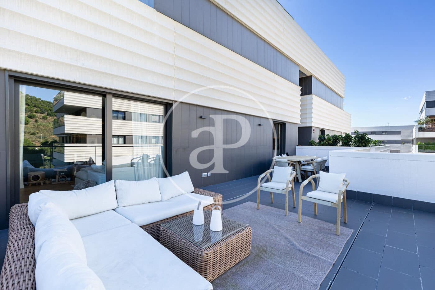 3 sypialnia Apartament na sprzedaż w Esplugues de Llobregat z basenem garażem - 1 300 000 € (Ref: 10173806)