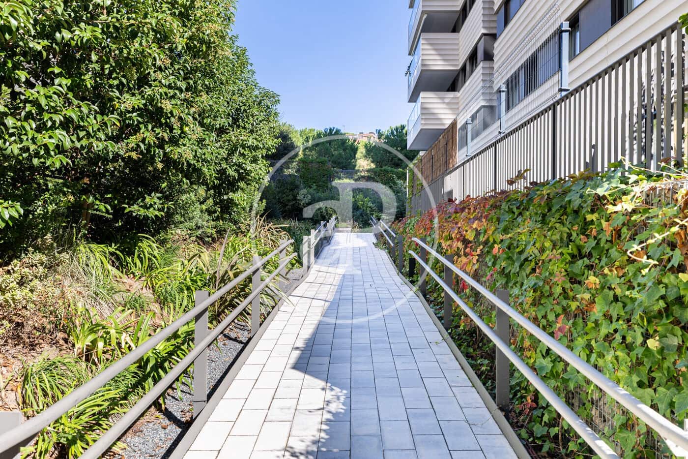 3 sypialnia Apartament na sprzedaż w Esplugues de Llobregat z basenem garażem - 1 300 000 € (Ref: 10173806)