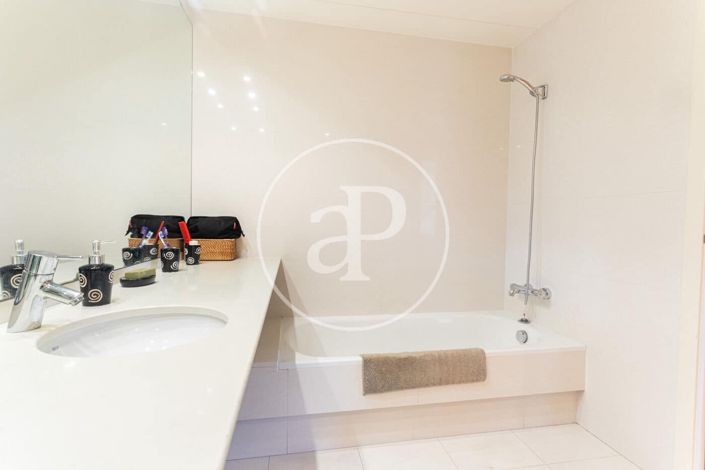 1 bedroom Penthouse for sale in Barcelona city - € 475,000 (Ref: 10177094)