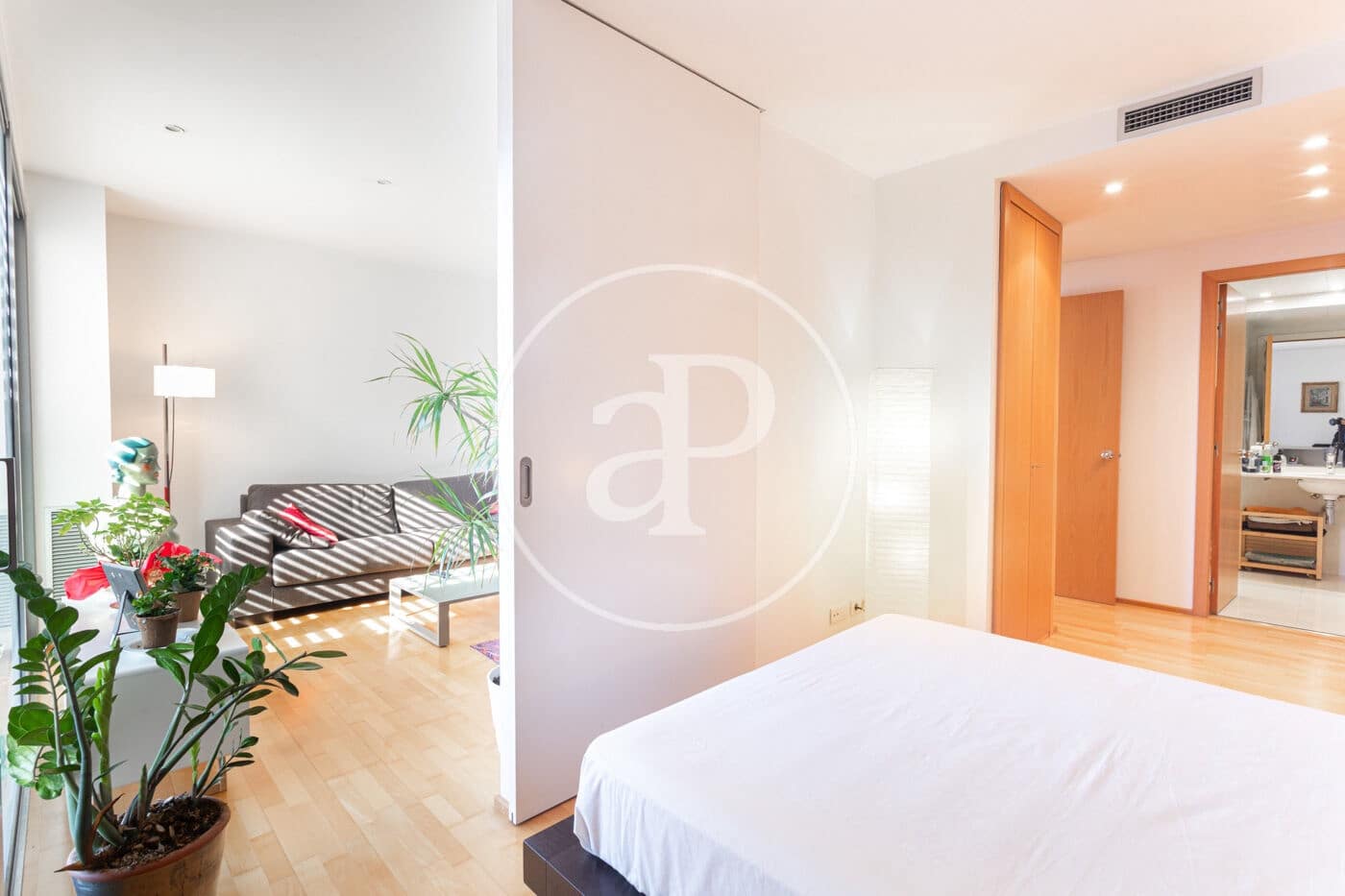 1 bedroom Penthouse for sale in Barcelona city - € 475,000 (Ref: 10177094)