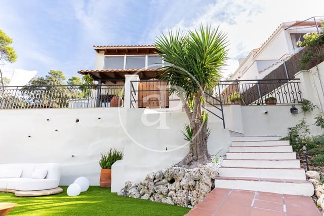 4 soveværelse Villa til salg i La Floresta, Sant Cugat del Vallès med swimmingpool - € 820.000 (Ref: 10180520)