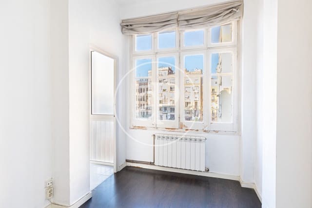 Apartamento de 3 habitaciones en L'Antiga Esquerra de L'Eixample, Barcelona ciudad en venta - 549.000 € (Ref: 10182976)