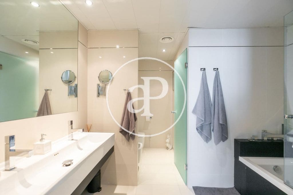 3 soveværelse Penthouse til salg i Barcelona by med swimmingpool - € 2.500.000 (Ref: 5300494)