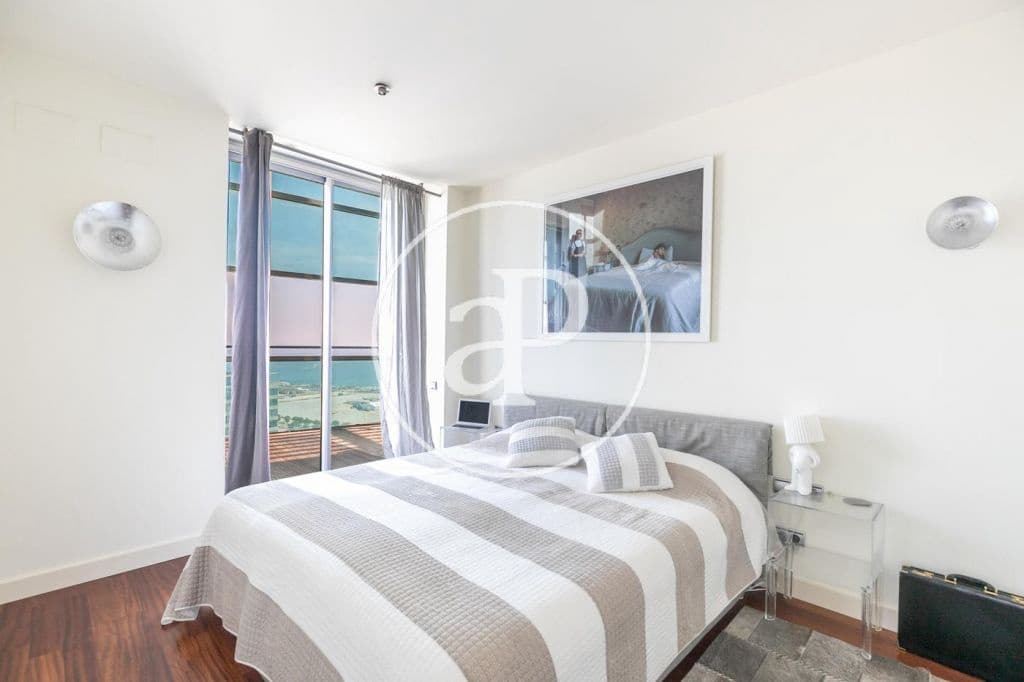 3 soveværelse Penthouse til salg i Barcelona by med swimmingpool - € 2.500.000 (Ref: 5300494)