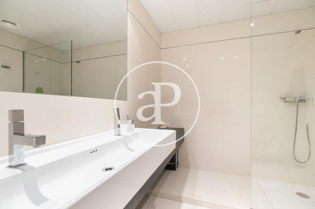 3 soveværelse Penthouse til salg i Barcelona by med swimmingpool - € 2.500.000 (Ref: 5300494)