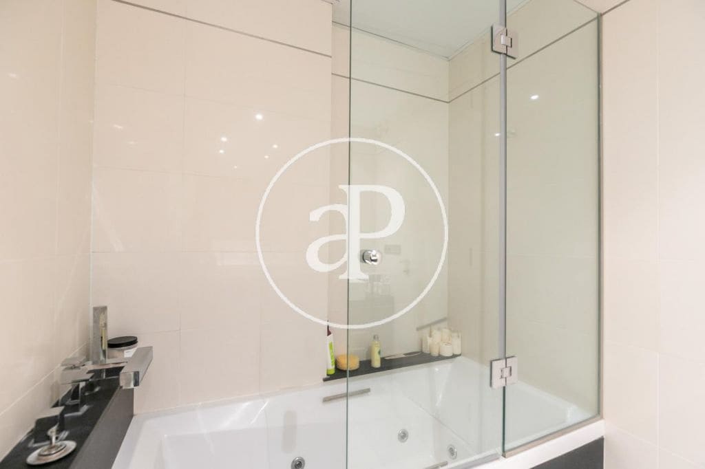 3 soveværelse Penthouse til salg i Barcelona by med swimmingpool - € 2.500.000 (Ref: 5300494)