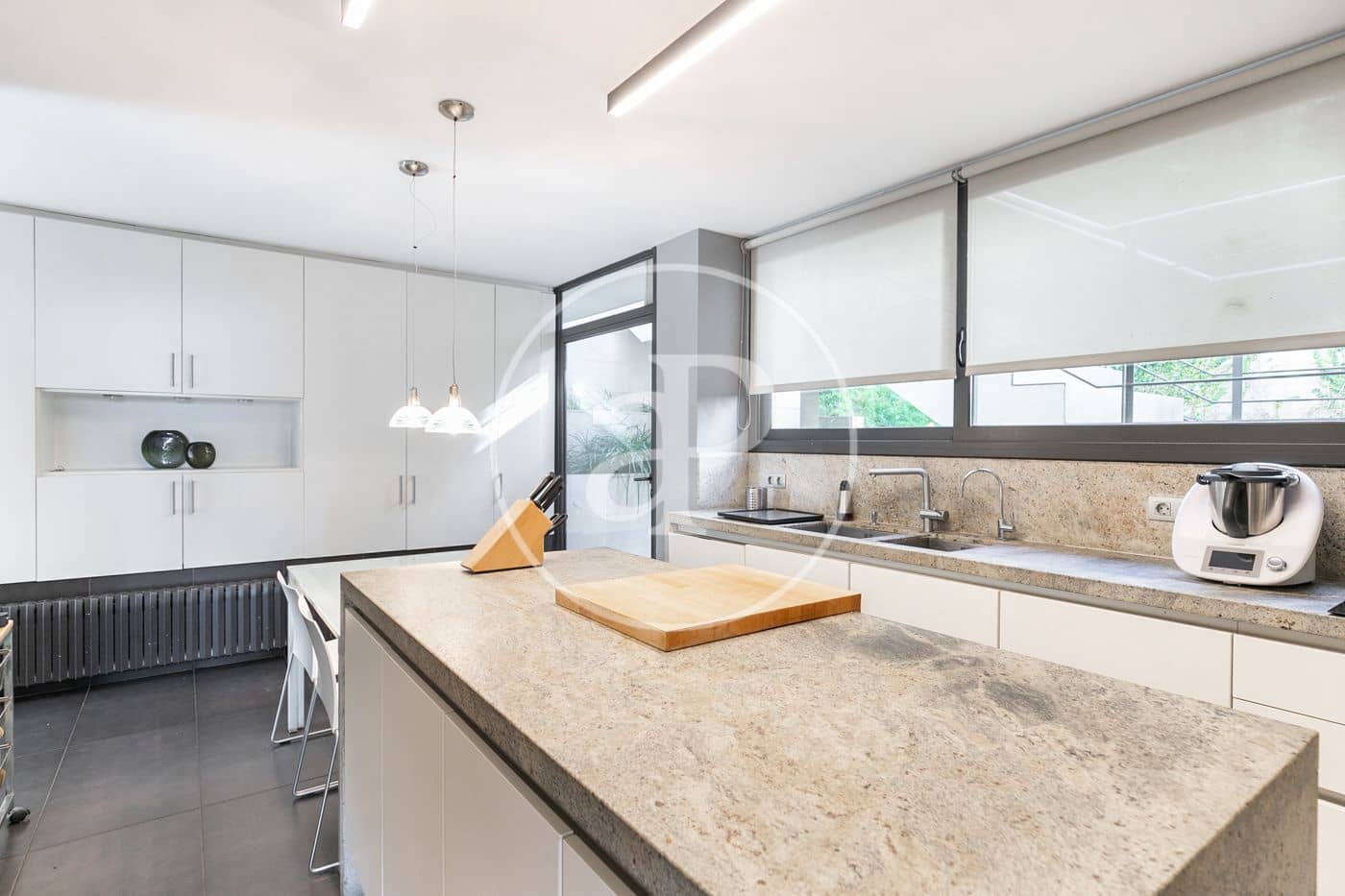 4 soveværelse Villa til salg i Esplugues de Llobregat med swimmingpool - € 2.940.000 (Ref: 7219003)