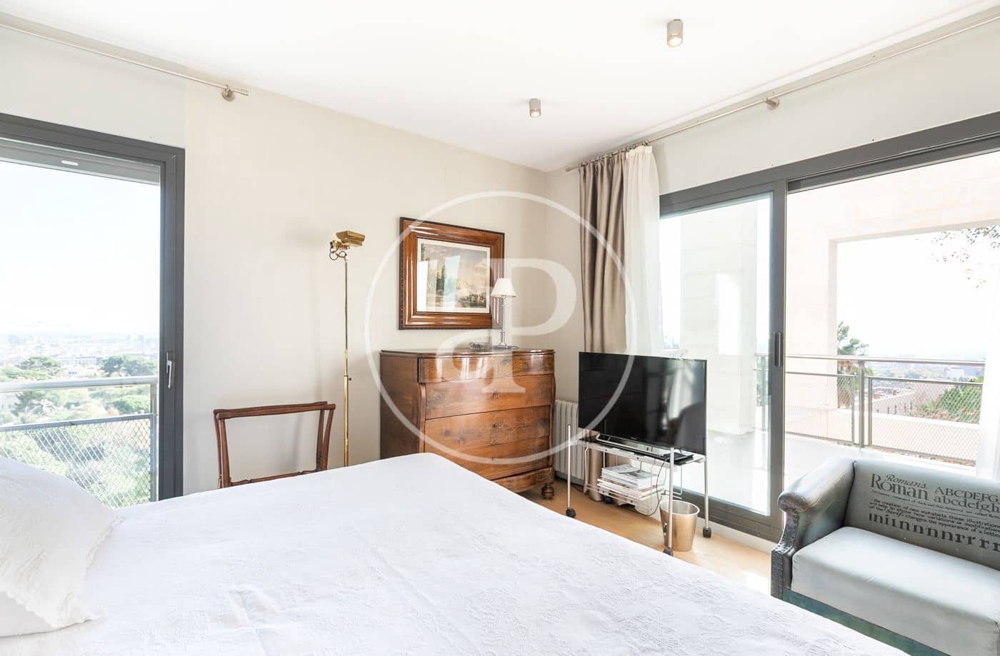 4 soveværelse Villa til salg i Esplugues de Llobregat med swimmingpool - € 2.940.000 (Ref: 7219003)