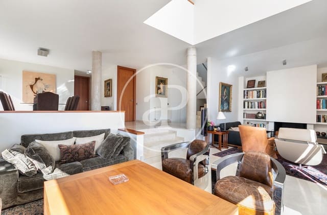 4 soveværelse Villa til salg i Esplugues de Llobregat med swimmingpool - € 2.940.000 (Ref: 7219003)