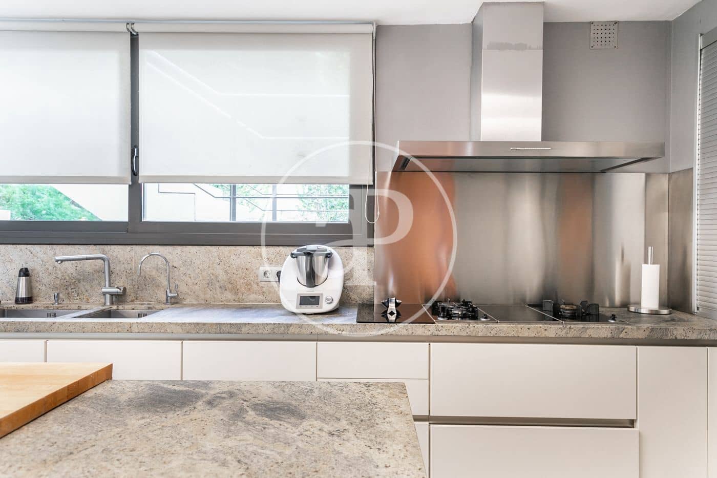 4 soveværelse Villa til salg i Esplugues de Llobregat med swimmingpool - € 2.940.000 (Ref: 7219003)