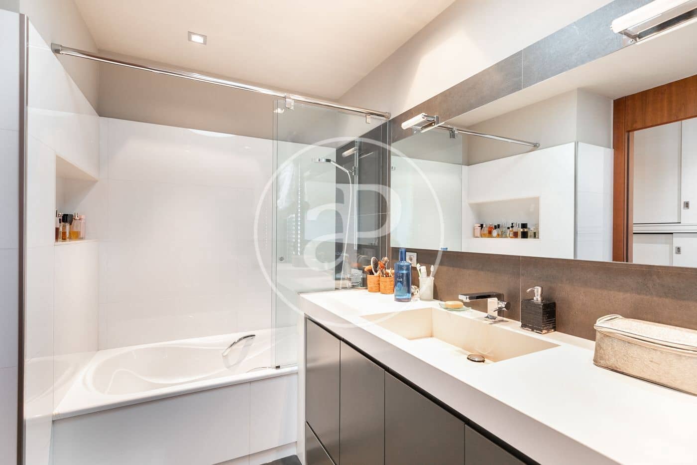 4 soveværelse Villa til salg i Esplugues de Llobregat med swimmingpool - € 2.940.000 (Ref: 7219003)