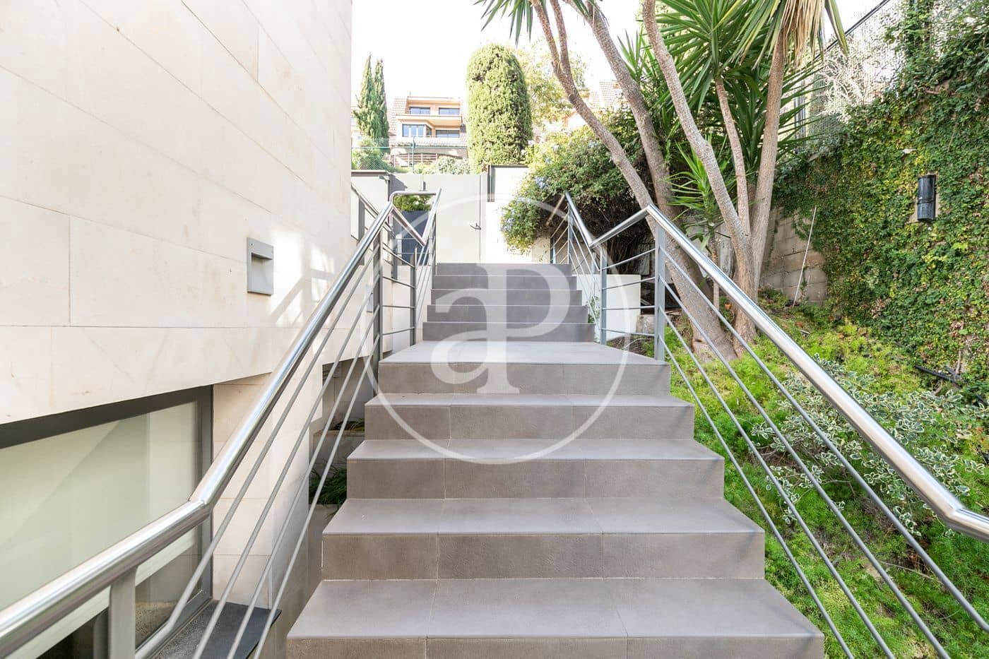 4 soveværelse Villa til salg i Esplugues de Llobregat med swimmingpool - € 2.940.000 (Ref: 7219003)