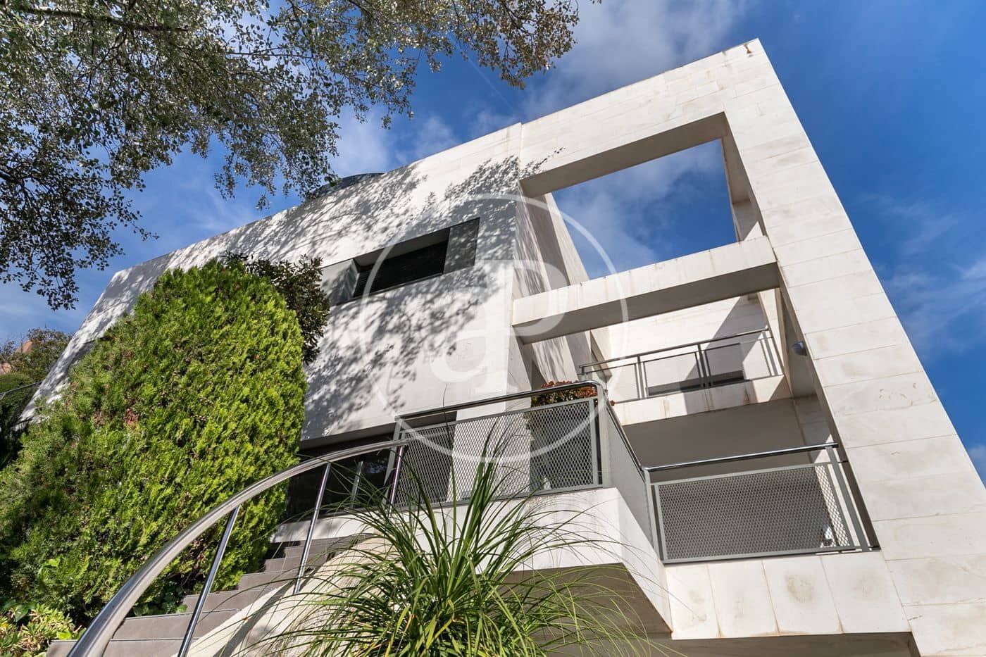 4 soveværelse Villa til salg i Esplugues de Llobregat med swimmingpool - € 2.940.000 (Ref: 7219003)